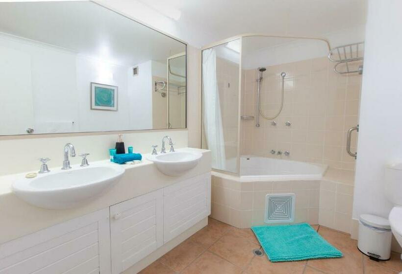 اتاق لوکس با تخت بزرگ, Sonia S At Ramada Resort Free Wifi & Netflix