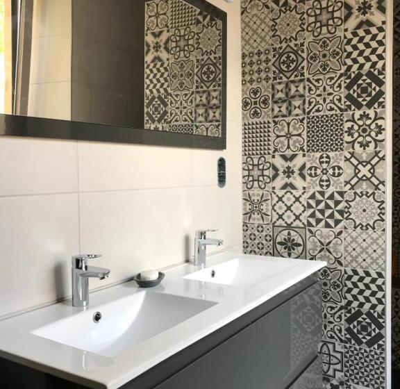 اتاق لوکس, Les Chambres D Hotes Chez Alisa Et Daniel