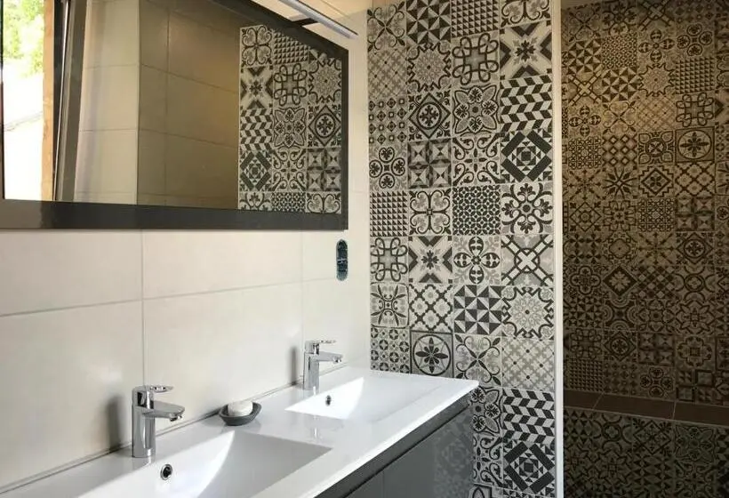 デラックスルーム, Les Chambres D Hotes Chez Alisa Et Daniel