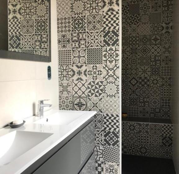 اتاق لوکس, Les Chambres D Hotes Chez Alisa Et Daniel