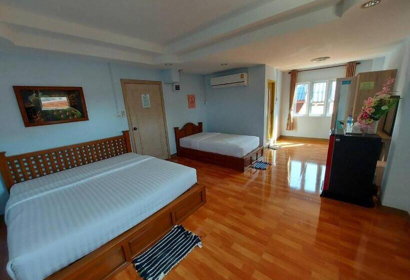 Habitación Cuádruple Estándar, Zone Stations  That Phanom