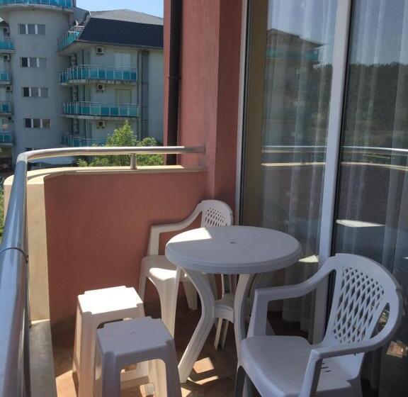 חדר לארבעה סטנדרטי עם נוף לגינה, свети кирил лозенец