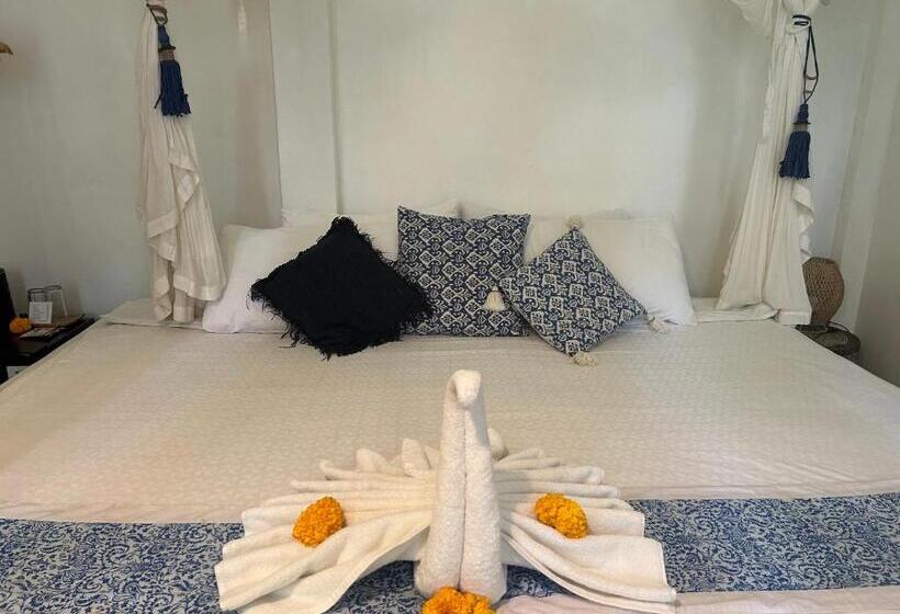 발코니 디럭스 룸, Sannyas Boutique