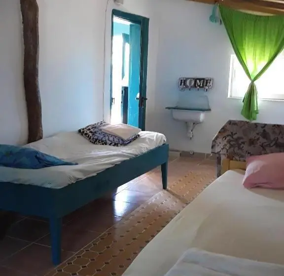ルームシェアのワンベッド, Danube Delta Hostel Homestay & Camping