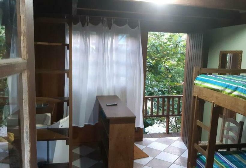 غرفة قياسية رباعية مزودة بشُرفة, Morada Da Xica