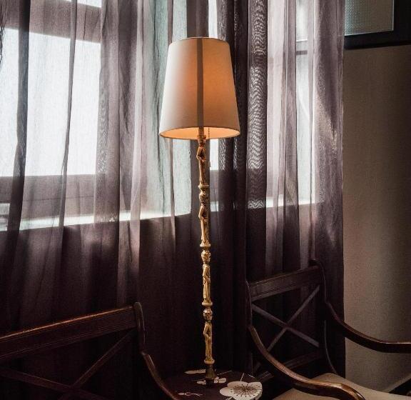 غرفة قياسية, Ryad A&b Sarai