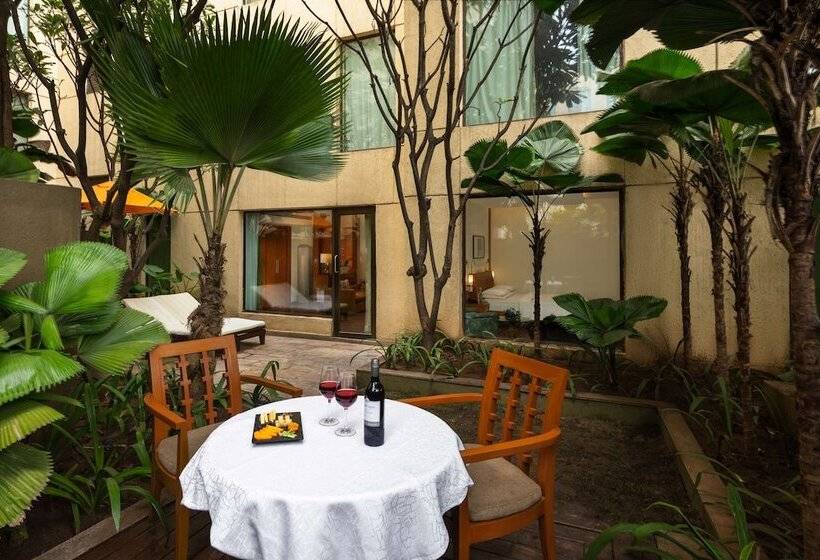 Люкс, Hyatt Pune