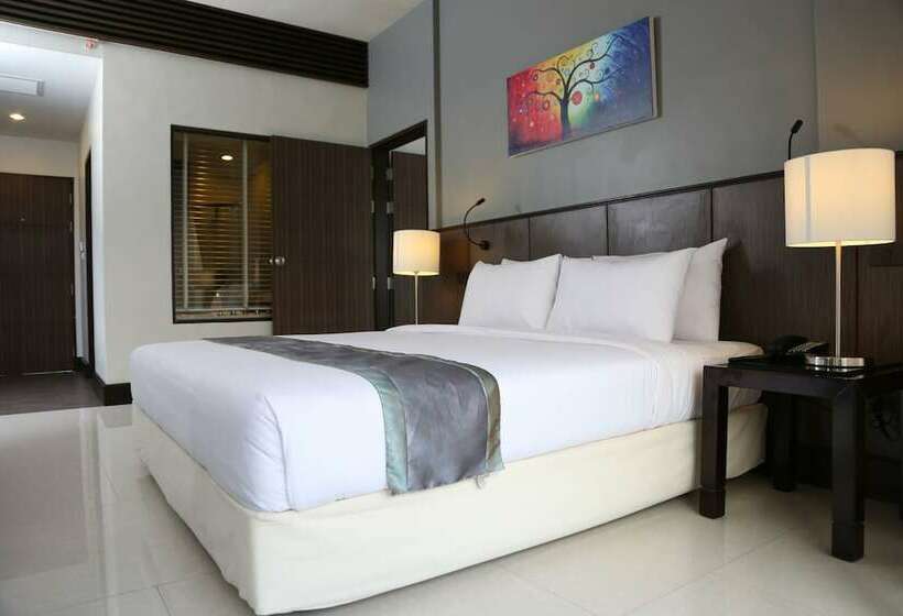 Номер Superior Вид на Бассейн, Woraburi Pattaya Resort & Spa