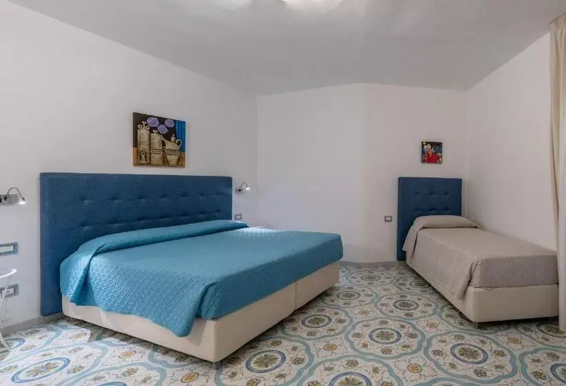 Standard Triple Room with Terrace, Park Hotel Villa Maria