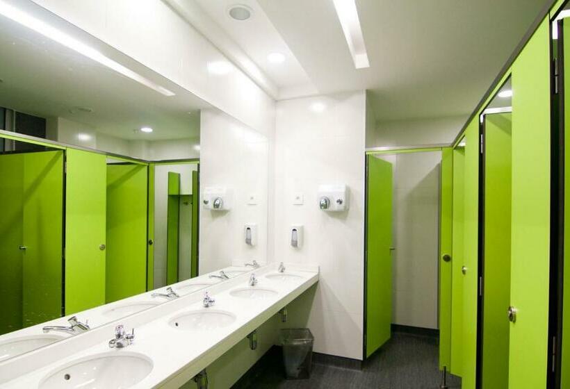 Lit en Chambre Commune, St Christopher's Inn Barcelona