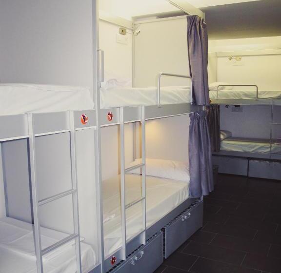 Lit en Chambre Commune, St Christopher's Inn Barcelona