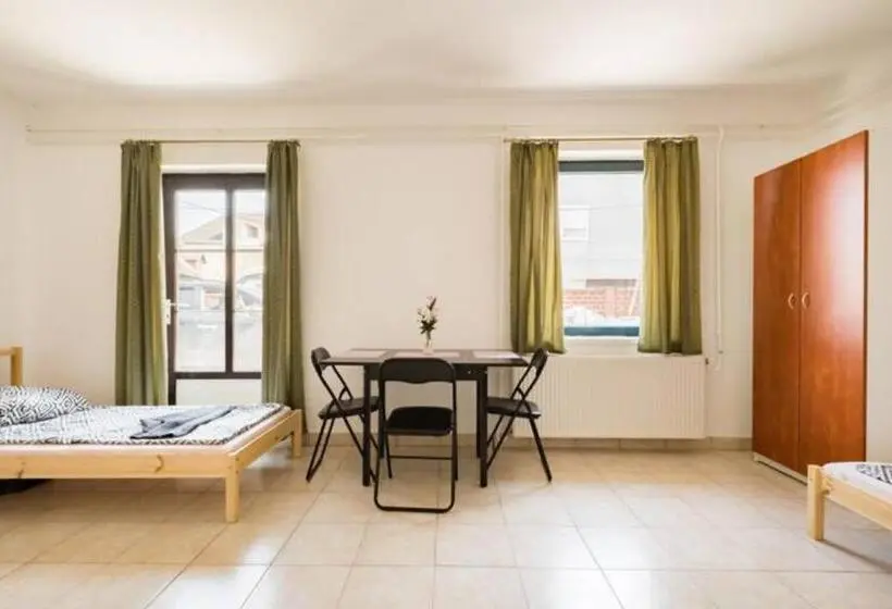 Standard Kolmen Hengen Huone Jaettu kylpyhuone, Azure House