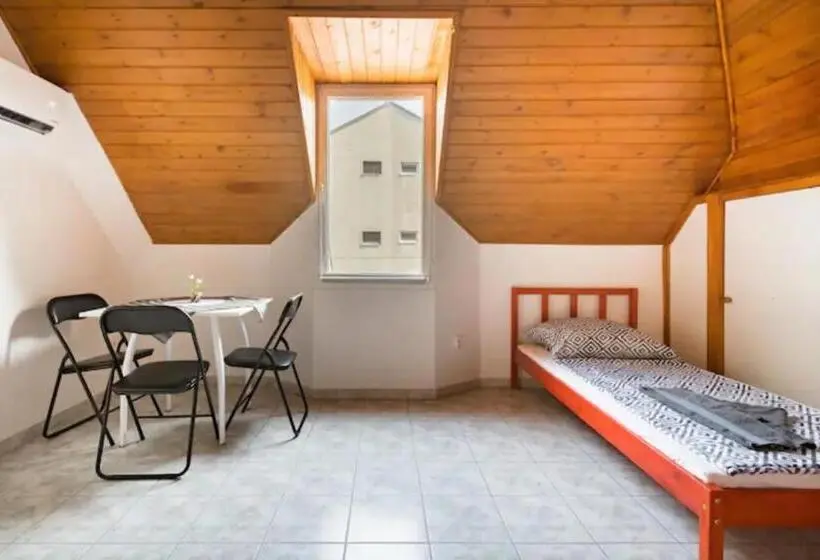Standard Kolmen Hengen Huone Jaettu kylpyhuone, Azure House
