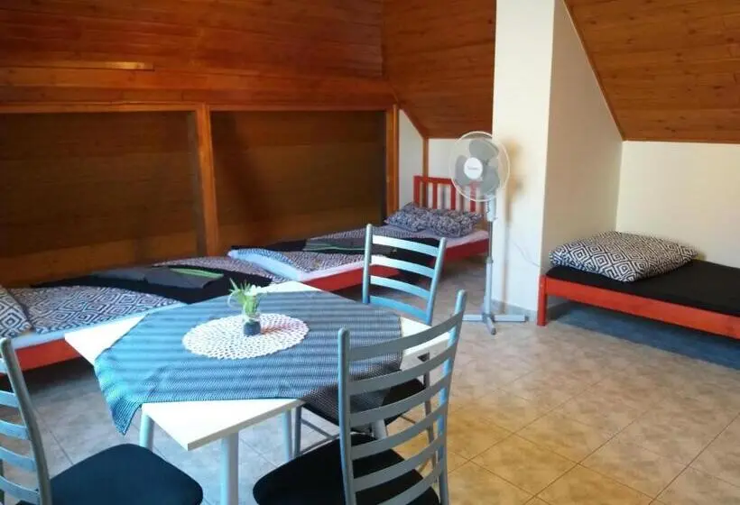 Standard Kolmen Hengen Huone Jaettu kylpyhuone, Azure House