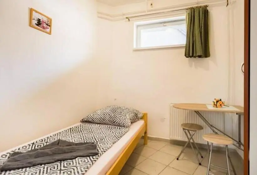 Standard Yhden Hengen Huone Jaettu Kylpyhuone, Azure House