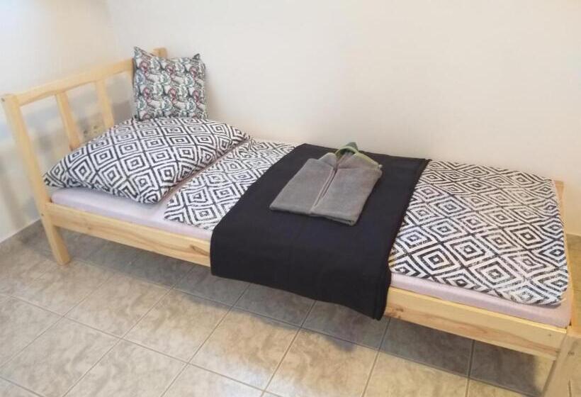 스탠다드 싱글 룸 공동욕실, Azure House