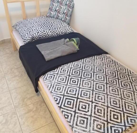 스탠다드 싱글 룸 공동욕실, Azure House