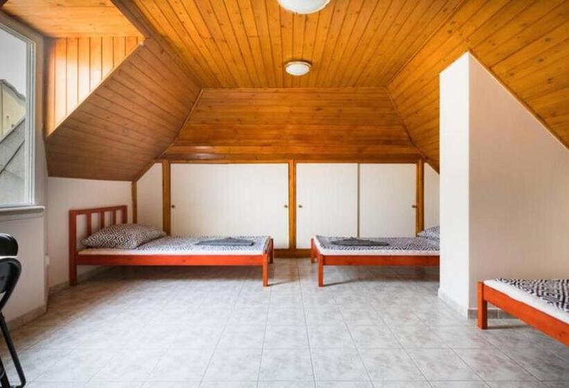 스탠다드 트리픔 룸 공동욕실, Azure House