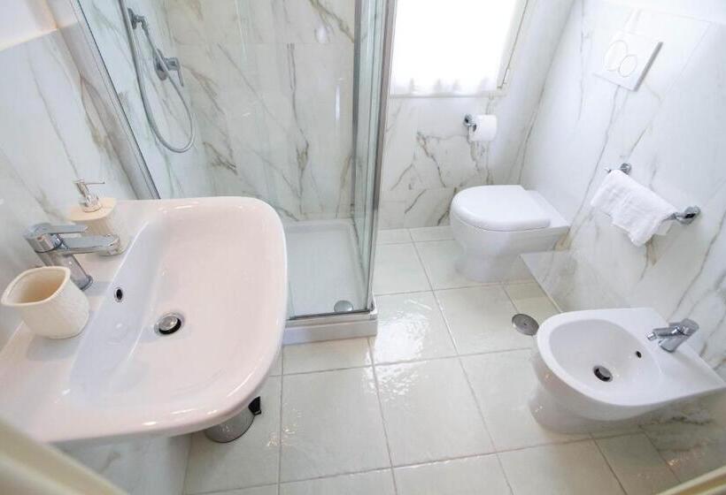 اتاق استاندارد با چشم‌انداز دریا, B&b L Orizzonte