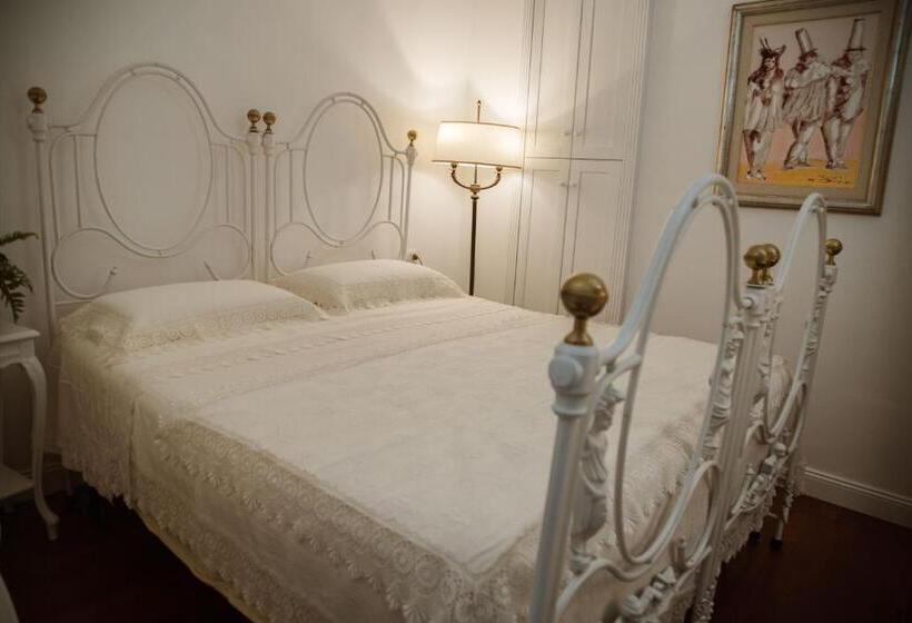 اتاق استاندارد با چشم‌انداز باغ, B&b L Orizzonte