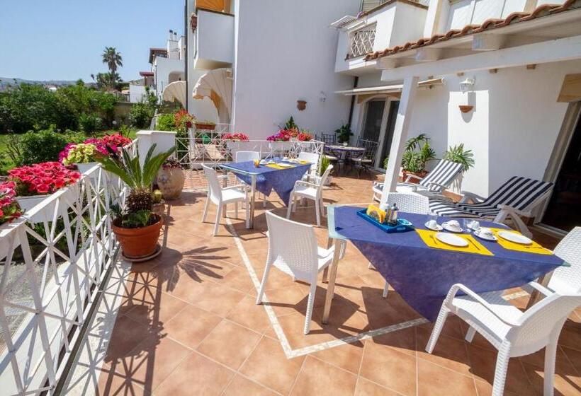 اتاق استاندارد با چشم‌انداز دریا, B&b L Orizzonte