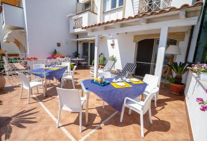 اتاق استاندارد با چشم‌انداز دریا, B&b L Orizzonte