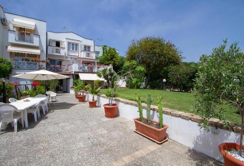 اتاق استاندارد با چشم‌انداز باغ, B&b L Orizzonte