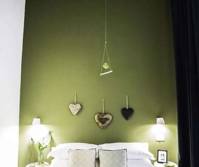 اتاق لوکس, Bb Casamatta