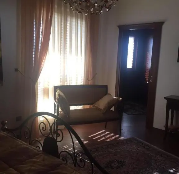 اتاق لوکس با بالکن و چشمانداز دریا, Villa Fontana Saia