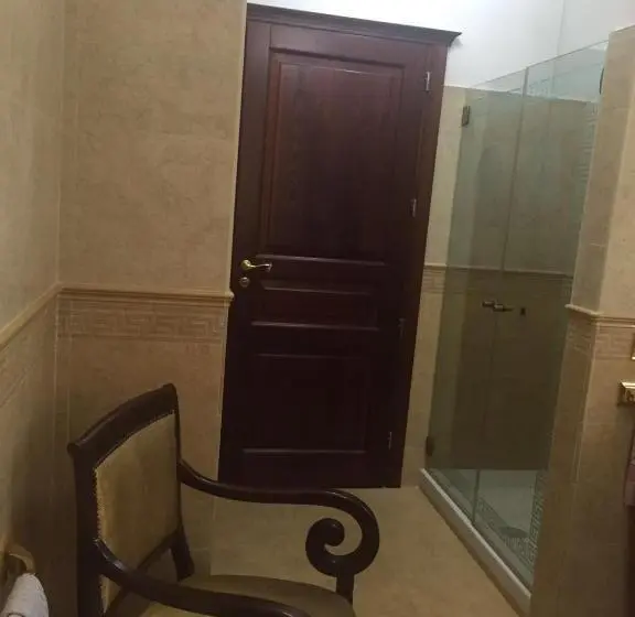 اتاق لوکس با بالکن و چشمانداز دریا, Villa Fontana Saia