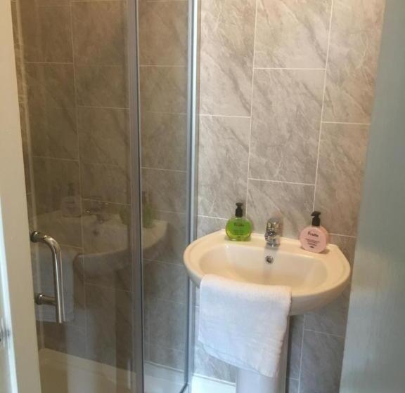 חדר סטנדרט עם מיטת קינג, Bluebells Guest House