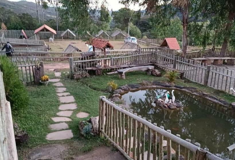 کلبه ییلاقی, Chalés E Camping Do Robinho 1