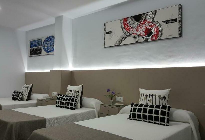 Habitación Cuádruple Estándar, Pensión Mastil 16