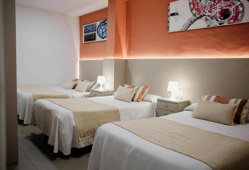 Habitación Cuádruple Estándar, Pensión Mastil 16