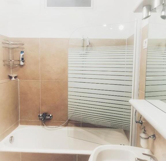 标准三人间内部客房, ççç Matera Short Term Rooms ççç