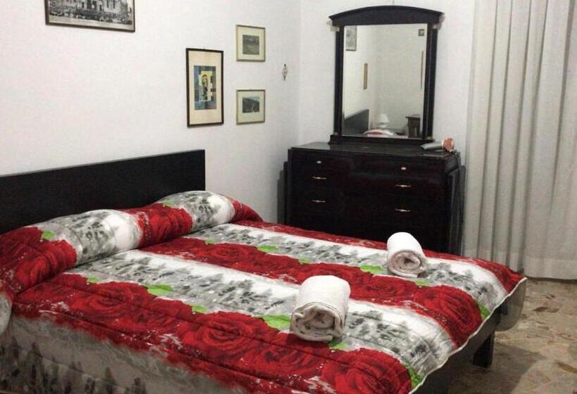 标准三人间内部客房, ççç Matera Short Term Rooms ççç