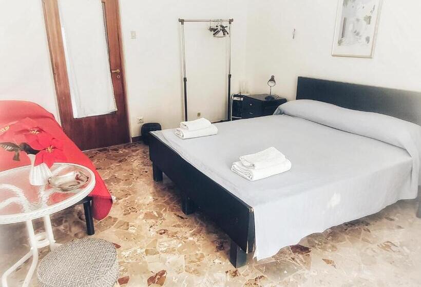 标准三人间内部客房, ççç Matera Short Term Rooms ççç