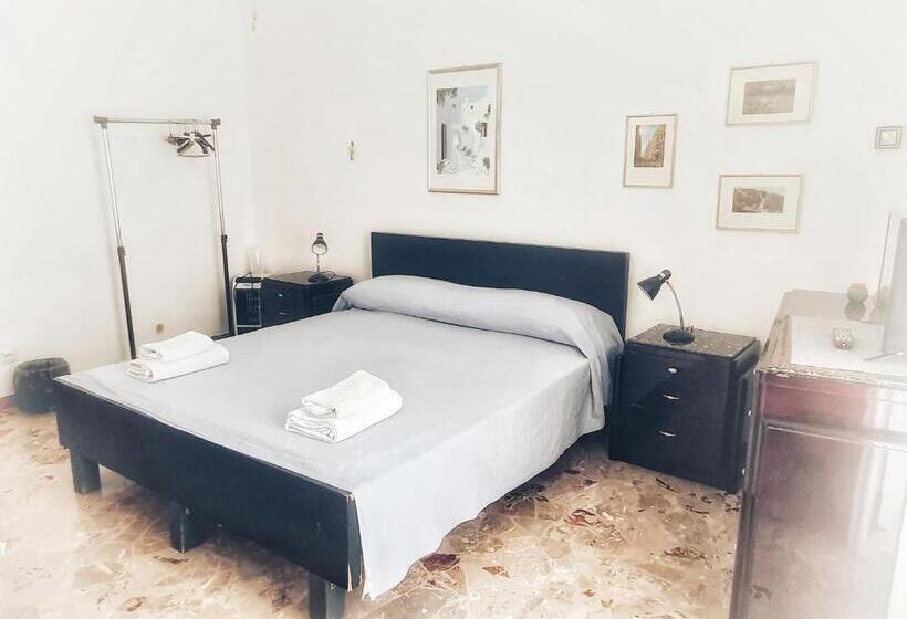 标准三人间内部客房, ççç Matera Short Term Rooms ççç