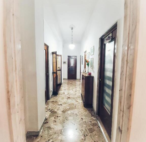 标准三人间共用浴室, ççç Matera Short Term Rooms ççç