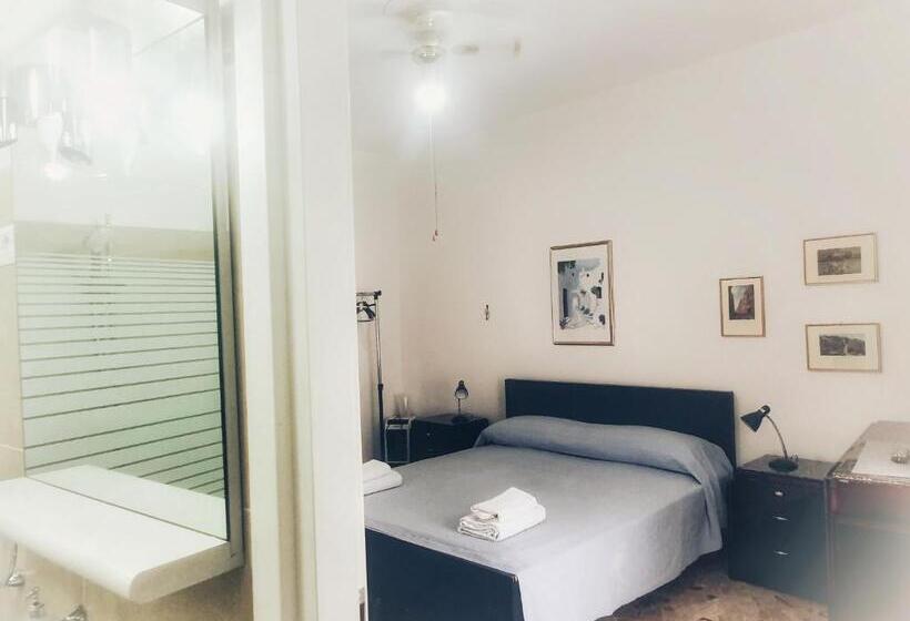 标准三人间内部客房, ççç Matera Short Term Rooms ççç