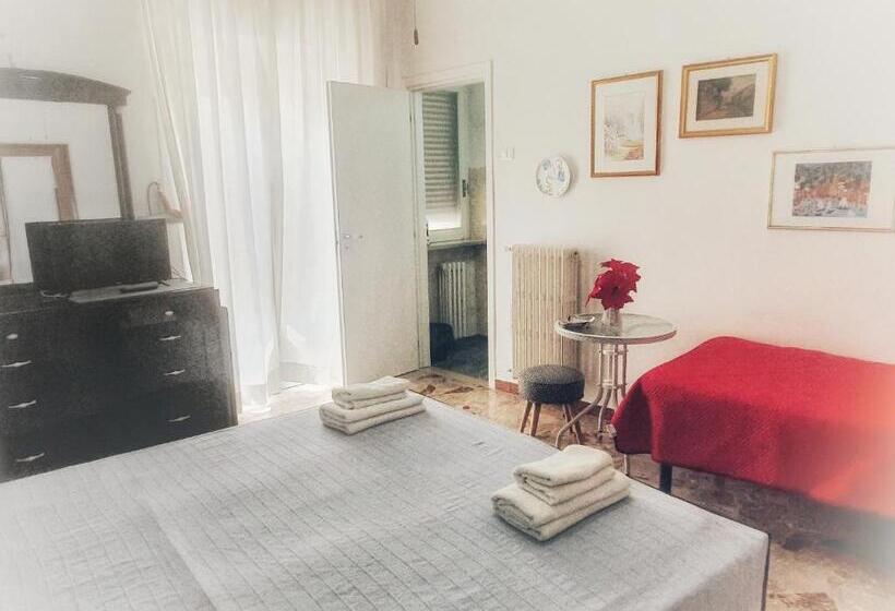 标准三人间内部客房, ççç Matera Short Term Rooms ççç
