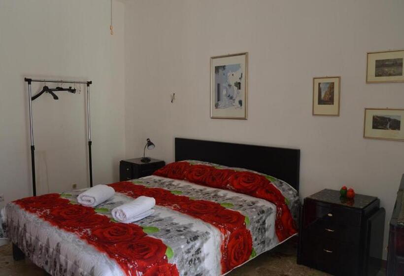 标准三人间内部客房, ççç Matera Short Term Rooms ççç
