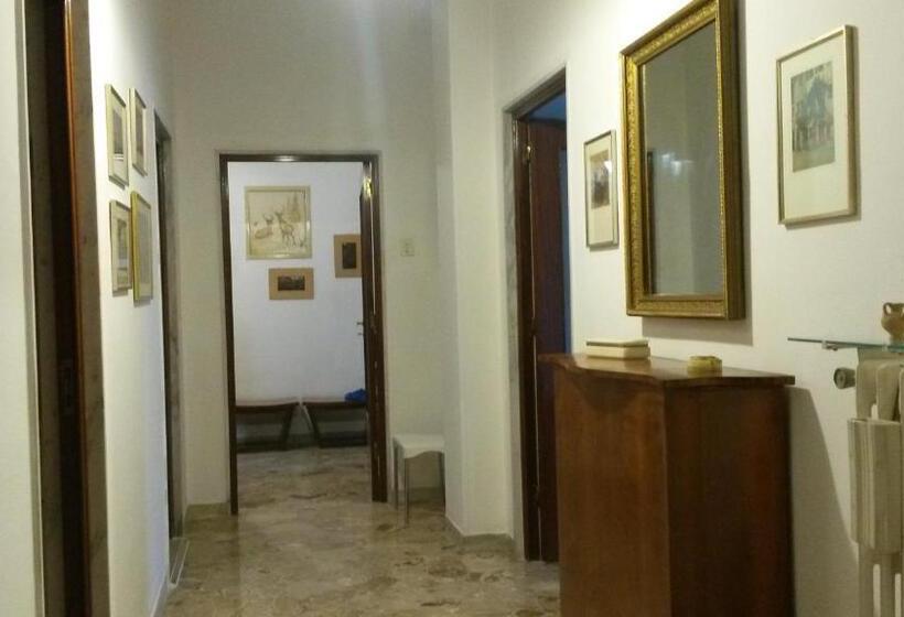 标准三人间内部客房, ççç Matera Short Term Rooms ççç