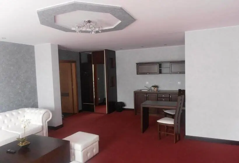2 Bedroom Suite with Balcony, Penzión Hučava