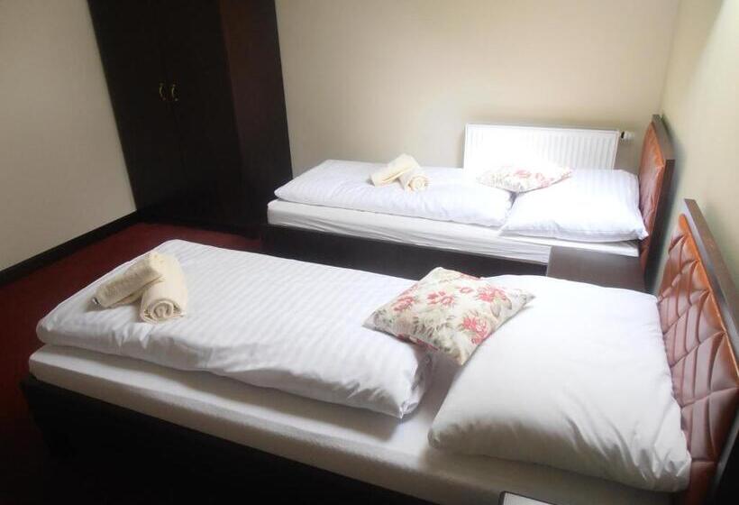 2 Bedroom Suite with Balcony, Penzión Hučava