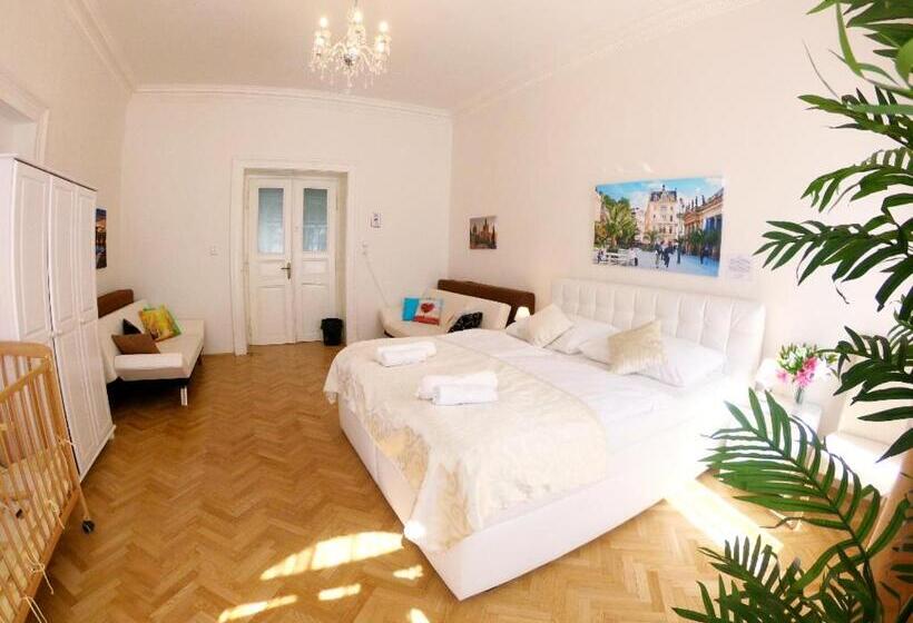 آپارتمان 1 خوابه, Prague Palace   Wenceslas Square