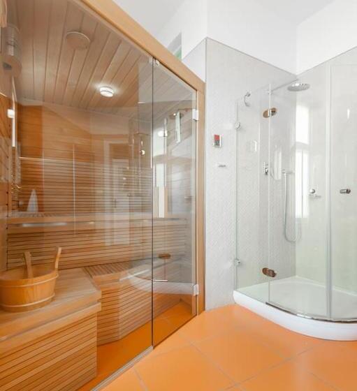 اتاق لوکس, Prague Palace   Wenceslas Square