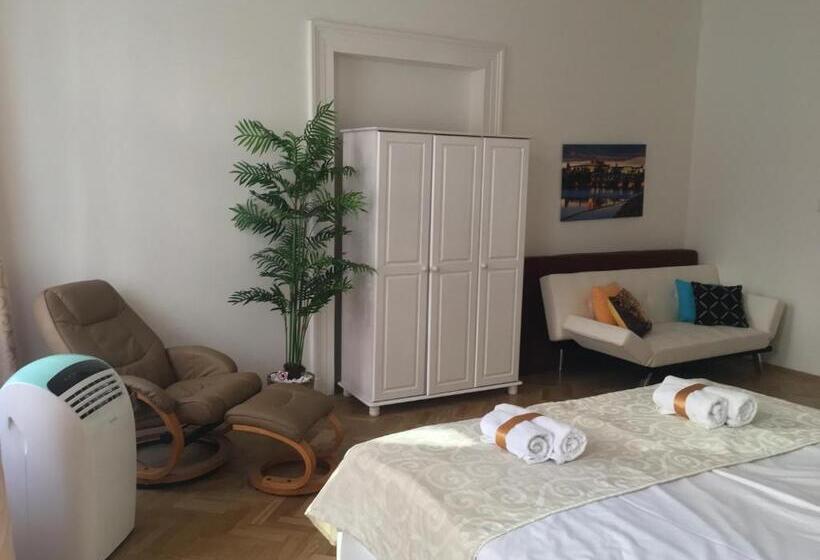 اتاق استاندارد, Prague Palace   Wenceslas Square