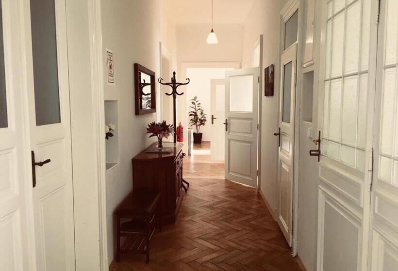 اتاق استاندارد, Prague Palace   Wenceslas Square