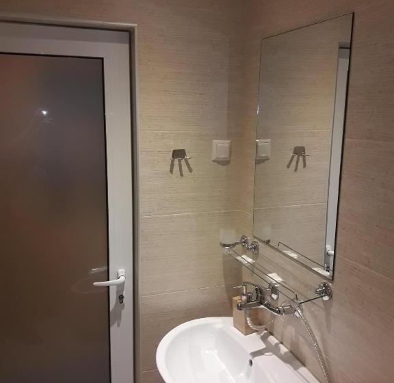 غرفة قياسية, Rooms43